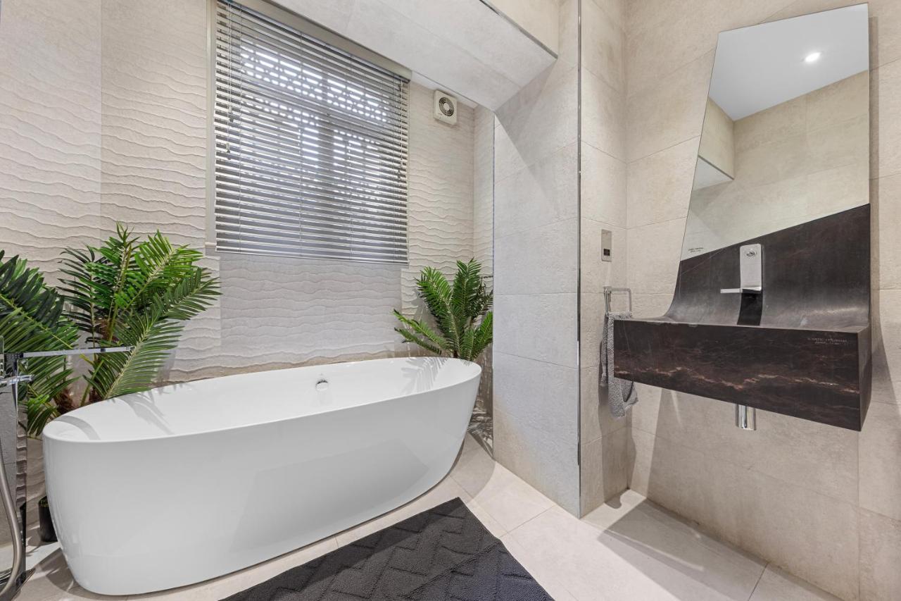 Harrods 2 Bed Lux Flat W/Patio Apartman London Kültér fotó